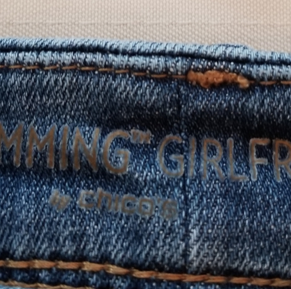 Chico's girfriend crop